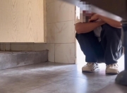 河南固始一女子在公厕被流浪汉偷窥，当地回应：涉事男子系精神病患者
